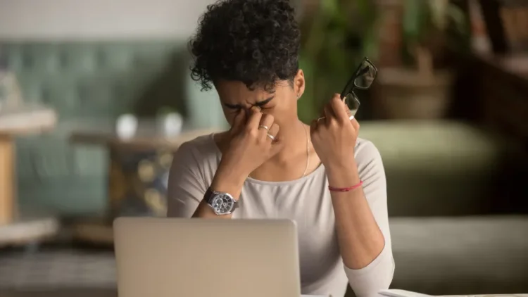 Exigências do mercado de trabalho: como fica a saúde mental dos jovens?