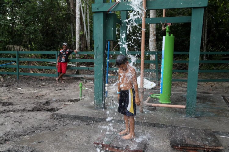 Água potável com energia solar transforma vida de quilombo no Amazonas - FAS