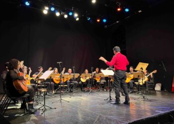 “Amor em Canções”: Camerata de Violões e Canto Popular encantam o público em concerto no Teatro da Instalação