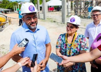 Governador Wilson Lima e ministra Márcia Lopes vistoriam obras da Casa da Mulher Brasileira