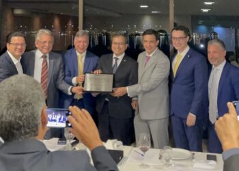 Bancada do Norte celebra secretário da Receita e fortalece diálogo com empresários do Amazonas