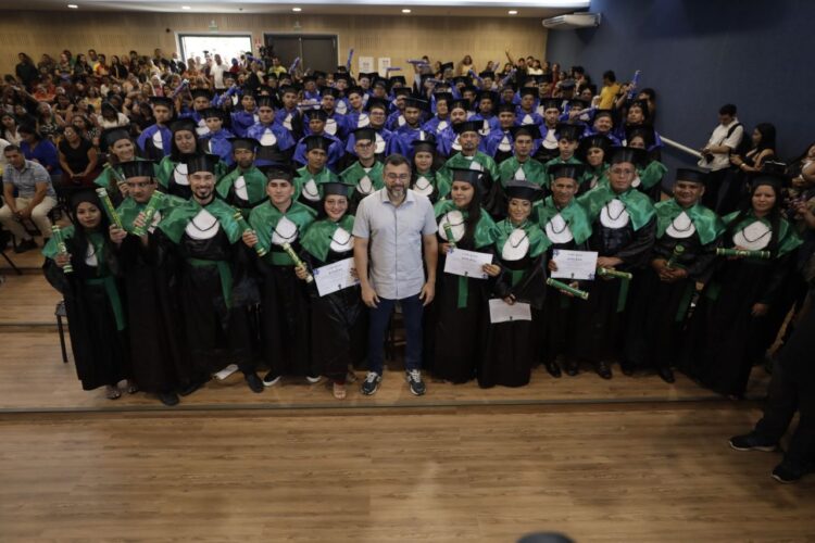 Governador Wilson Lima destaca geração de emprego e renda com formação das primeiras turmas do Cetam em Silves