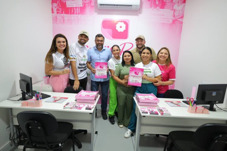 Governador Wilson Lima inaugura ponto fixo do Crédito Rosa em Beruri