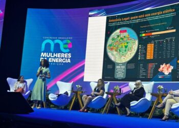 Liderança feminina da Amazônia recebe prêmio nacional por impacto social na energia elétrica - FAS
