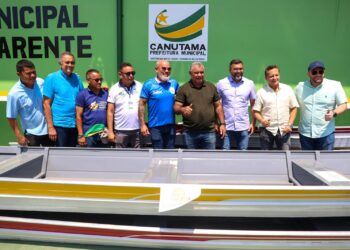 Em Canutama, governador Wilson Lima fortalece setores primário e social e entrega ajuda humanitária para famílias afetadas pela estiagem