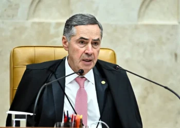 Fala de Ciro Nogueira sobre ajuda à anistia provoca irritação de ala do STF com Barroso