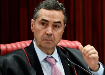 Gestão Barroso teve conflito com bolsonarismo e termina com condenações da trama golpista