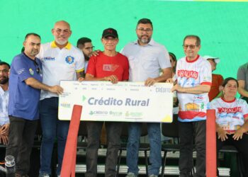 Governador Wilson Lima investe mais de R$ 3,2 milhões no setor primário e beneficia famílias de Carauari com entregas sociais