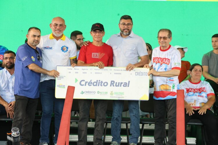 Governador Wilson Lima investe mais de R$ 3,2 milhões no setor primário e beneficia famílias de Carauari com entregas sociais