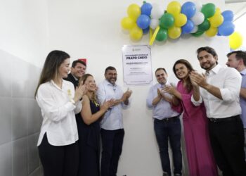 Governador Wilson Lima reinaugura restaurante Prato Cheio do bairro Novo Israel