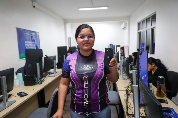 “O programa RecuperaFone funciona é eficaz”, diz autônoma ao recuperar aparelho celular que havia sido furtado