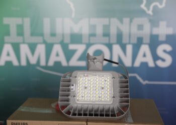 Governador Wilson Lima acompanha envio de luminárias e estado atinge a meta de 100% de cobertura do Ilumina+ Amazonas no interior