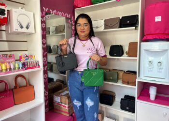 ‘Com a ajuda do Crédito Rosa, pude dar uma alavancada imensa no meu negócio’, diz empreendedora contemplada pelo programa do Governo do Amazonas