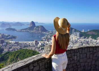 Veja quando tirar férias em 2026 e prolongar descanso