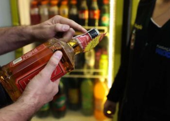 Morre mulher de 30 anos internada após consumir vodca com metanol