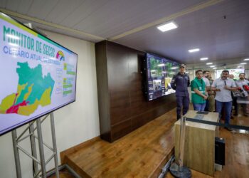 Governador Wilson Lima destaca avanços no combate às queimadas com redução de desmatamento e focos de calor