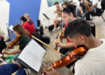 “Uma História Mágica”: Alunos do Liceu apresentam espetáculo gratuito inspirado em Mozart no Teatro Amazonas