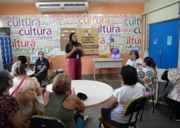 Memória e afeto guiam sarau literária com idosos na 5ª Semana do Livro e da Biblioteca