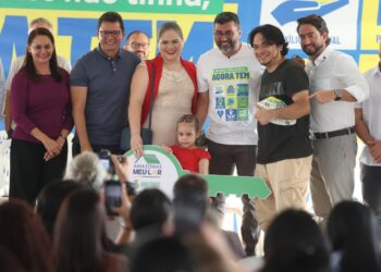 Governador Wilson Lima entrega apartamentos para 48 famílias beneficiadas pelo Subsídio Entrada do Meu Lar