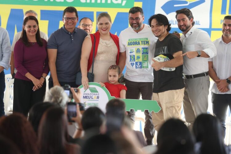 Governador Wilson Lima entrega apartamentos para 48 famílias beneficiadas pelo Subsídio Entrada do Meu Lar