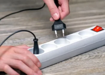 Saiba quando desligar aparelhos elétricos é questão de segurança