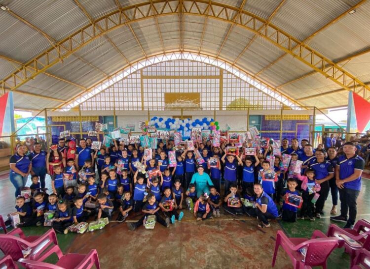 Mais de 2.900 brinquedos são entregues pela Prefeitura de Nhamundá às crianças da rede municipal de ensino