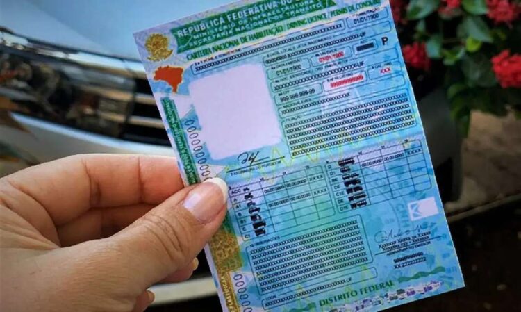 Ministro diz que Governo oferecerá aulas gratuitas para CNH – País