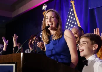 Democratas vencem eleições nos EUA e impõem derrota a Donald Trump