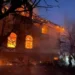 Pelo menos onze feridos em ataque russo a Kiev; veja as imagens