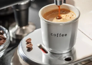 6 bebidas que nunca teve tomar de estômago vazio, segundo especialistas