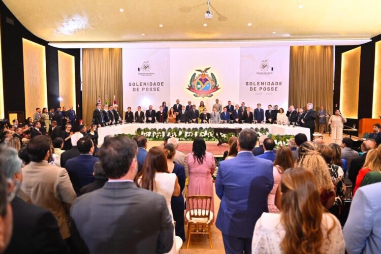 Em posse histórica, Yara Amazônia Lins assume terceiro mandato e consolida trajetória pioneira no TCE-AM