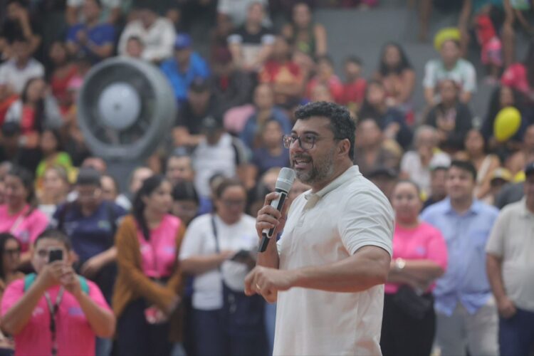 Em Parintins, governador Wilson Lima anuncia mutirão de cirurgia de catarata e reforça investimentos na Saúde do município