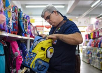 Procon-AM divulga lista de materiais escolares proibidos e alerta contra cobranças abusivas