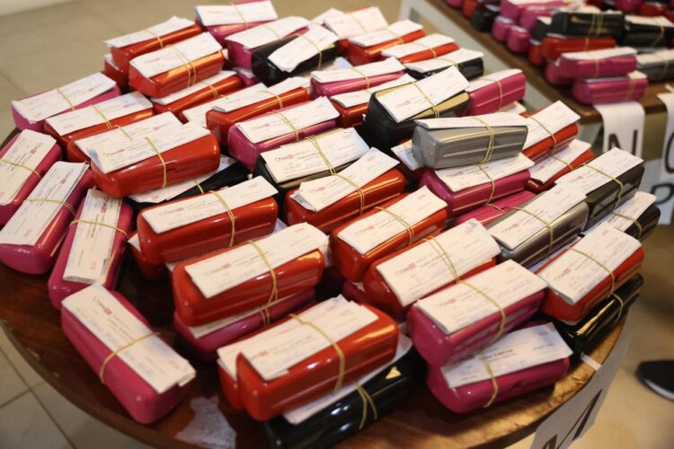 Governador Wilson Lima dá continuidade ao mutirão oftalmológico e entrega 3 mil óculos a pacientes em Manaus