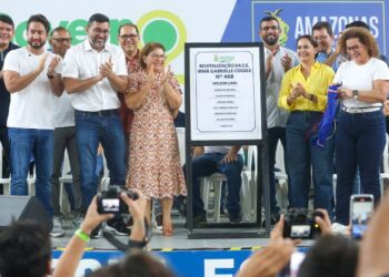 Governador Wilson Lima abre calendário de 2026 do Governo Presente no Puraquequara, com serviços à população