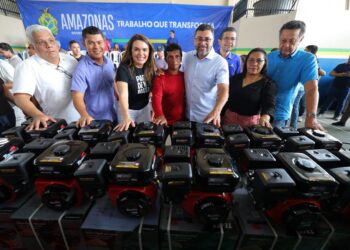 No Careiro da Várzea, governador Wilson Lima realiza entregas sociais e fortalece o setor primário