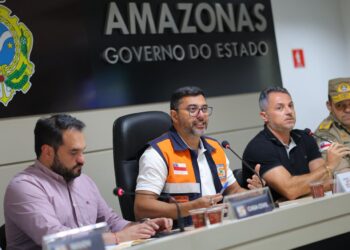 Governador Wilson Lima alinha ações estratégicas para enfretamento à cheia de 2026, durante reunião do Comitê Permanente de Enfrentamento a Eventos Climáticos e Ambientais