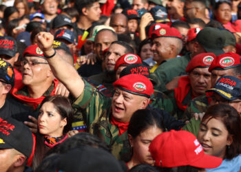 Ministro do Poder Popular para o Interior, Justiça e Paz da Venezuela, Diosdado Cabello participa de uma marcha de apoiadores do chavismo para comemorar o 34º aniversário da insurreição liderada por Hugo Chávez