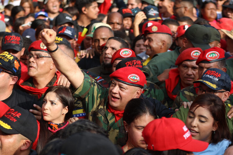 Ministro do Poder Popular para o Interior, Justiça e Paz da Venezuela, Diosdado Cabello participa de uma marcha de apoiadores do chavismo para comemorar o 34º aniversário da insurreição liderada por Hugo Chávez