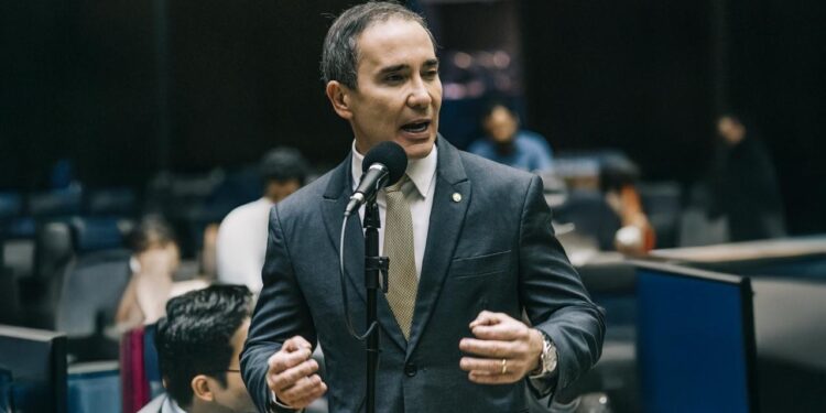 Projeto de Duda Ramos vira referência e pode inspirar políticas para trabalhadores informais em Manaus