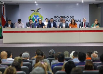 Governador Wilson Lima premia órgãos estaduais e destaca avanços em transparência e controle na gestão pública