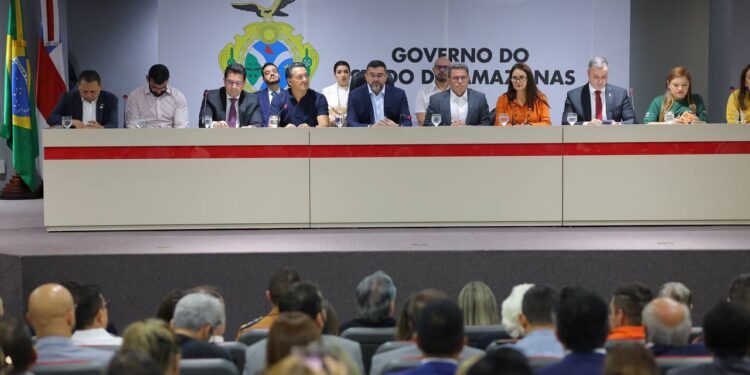 Governador Wilson Lima premia órgãos estaduais e destaca avanços em transparência e controle na gestão pública