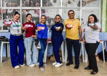 Governo Presente: SES-AM beneficia moradores do bairro Santo Antônio com consultas, exames e entrega de óculos