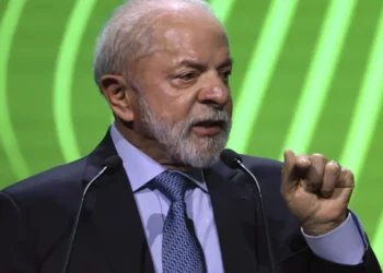 Congresso derruba veto de Lula a projeto que reduz pena de Bolsonaro