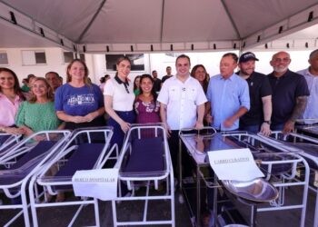 No aniversário de Humaitá, governador Roberto Cidade entrega R$ 9,8 milhões em equipamentos para o Hospital Regional do município