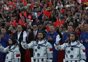 China lança missão Shenzhou-23; astronauta ficará um ano no Espaço