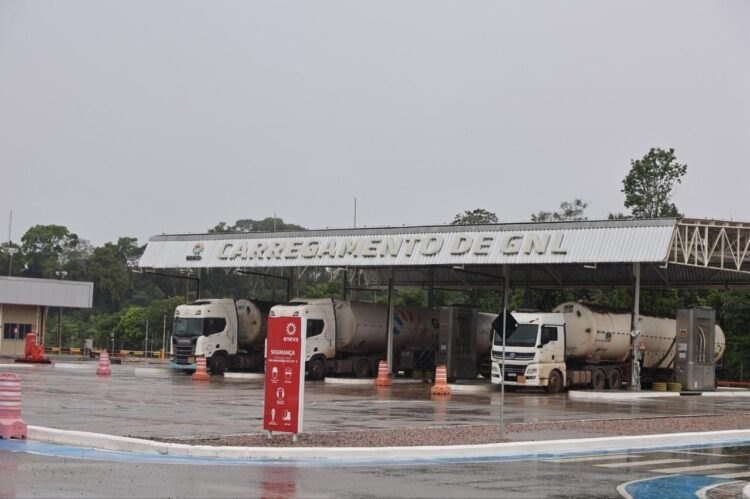 Em visita ao complexo Azulão, vice-governador Serafim Corrêa destaca potencial energético do Amazonas 