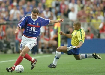 Algoz do Brasil na final da Copa de 1998 e também nas quartas de final de 2006, Zidane é um exemplo das vantagens extraídas por países colonizadores