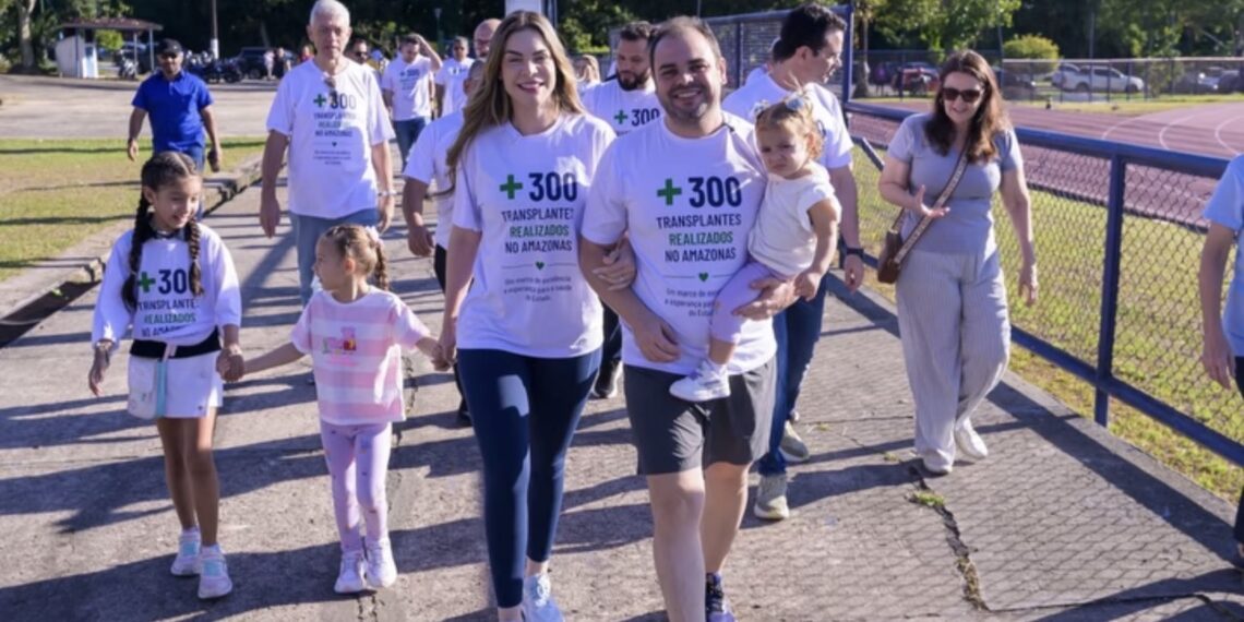 Governador Roberto Cidade participa de caminhada para celebrar mais de 300 transplantes realizados no Hospital Delphina Aziz