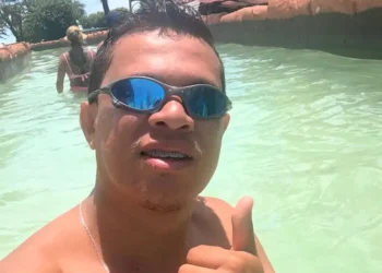 Donos de barcos em Ilhabela se organizam para buscar cearense desaparecido há uma semana – País